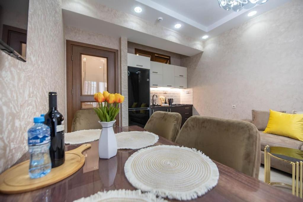 Gg - 2-bedroom At The Mziuri Park شقة تبليسي